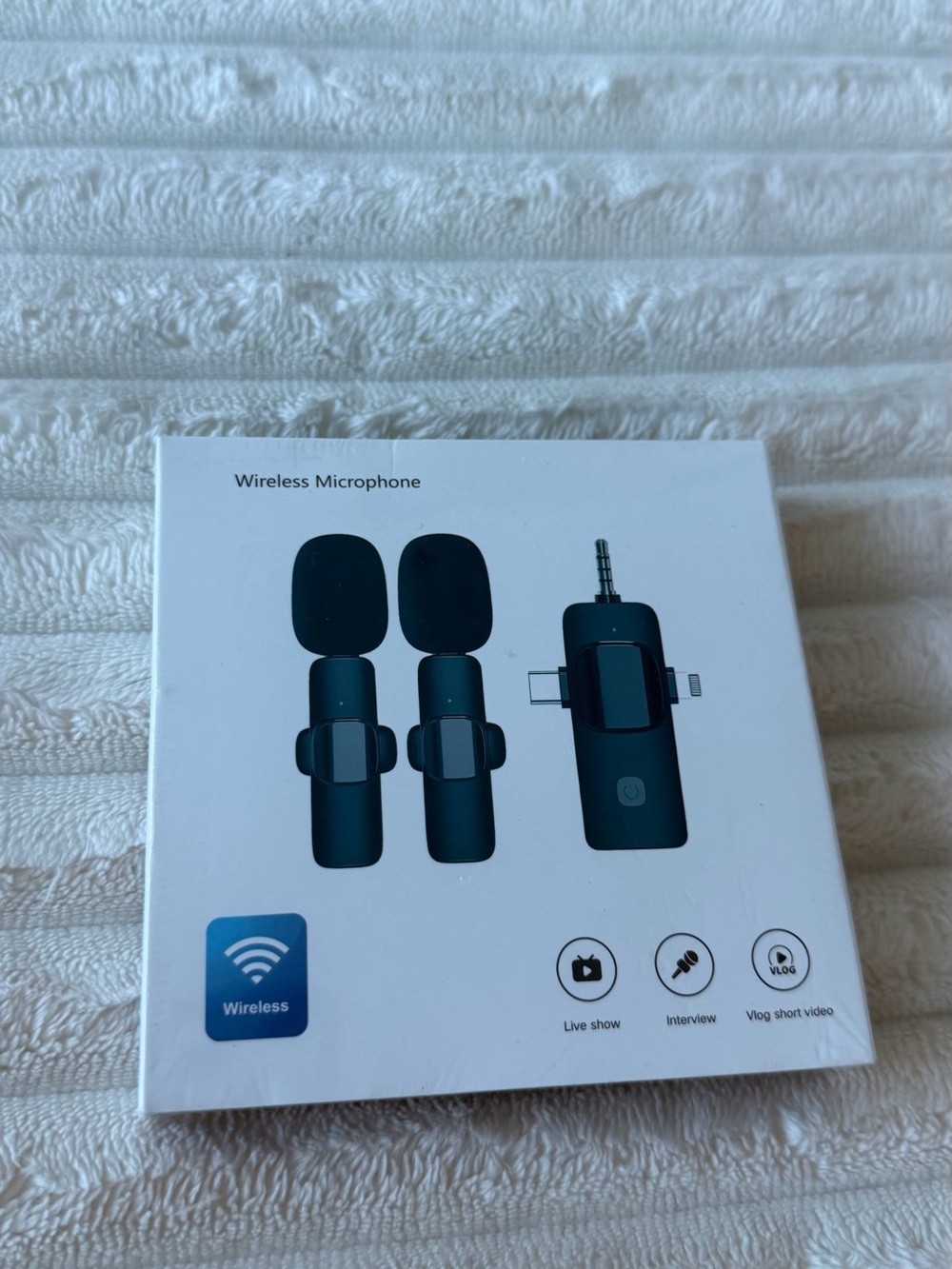 Wireless Lavalier Microphone 3 in 1 Dual Mic Kit New Sealed